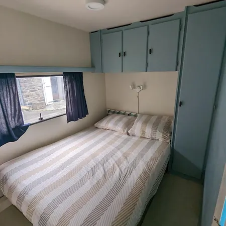 Mobil-home A La Campagne Camping *