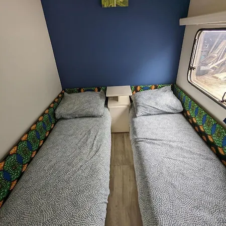 Mobil-home A La Campagne Camping